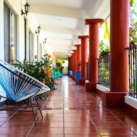 פוארטו אסקונדידו Hotel Albatros מראה חיצוני תמונה