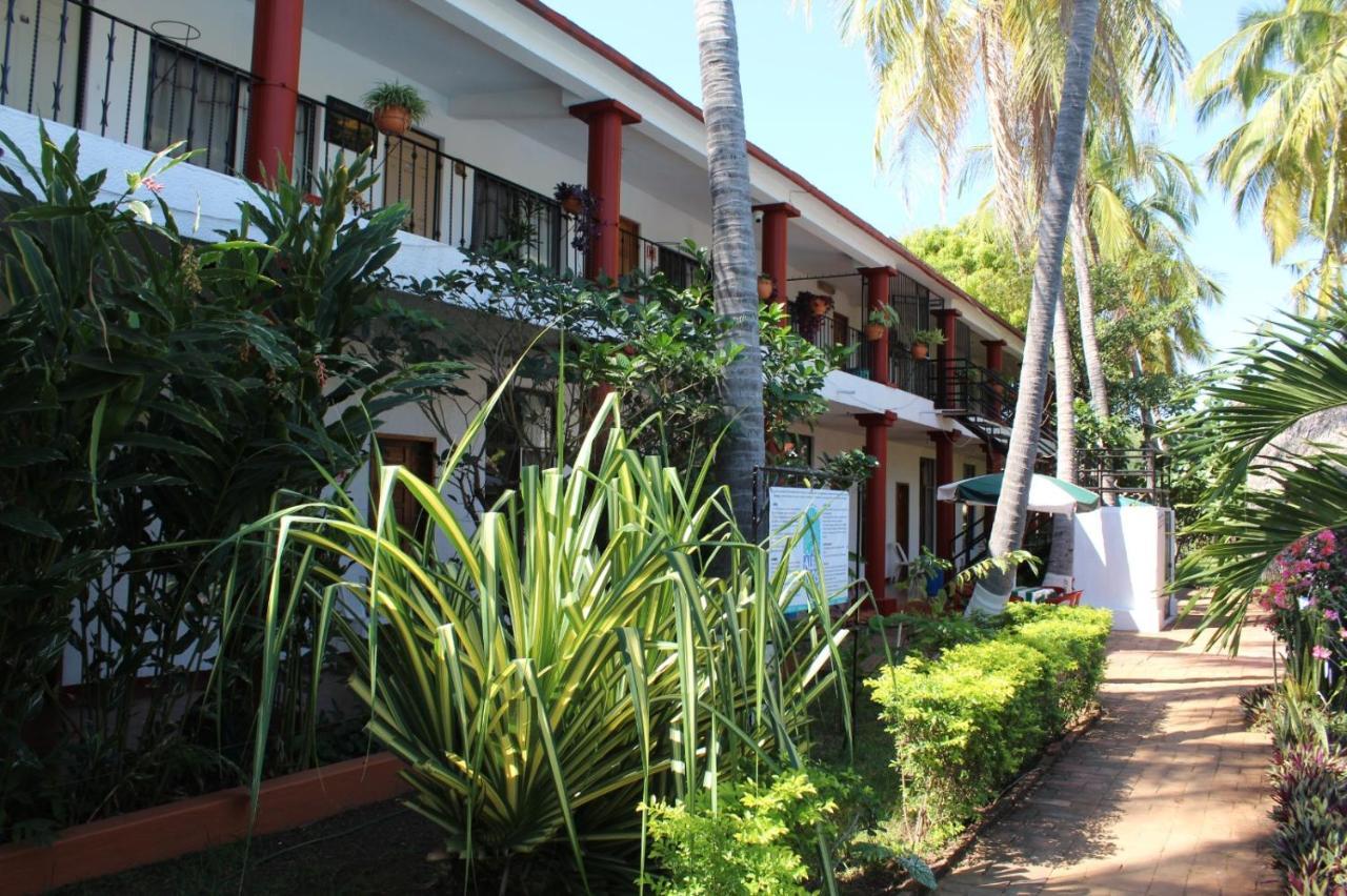 פוארטו אסקונדידו Hotel Albatros מראה חיצוני תמונה